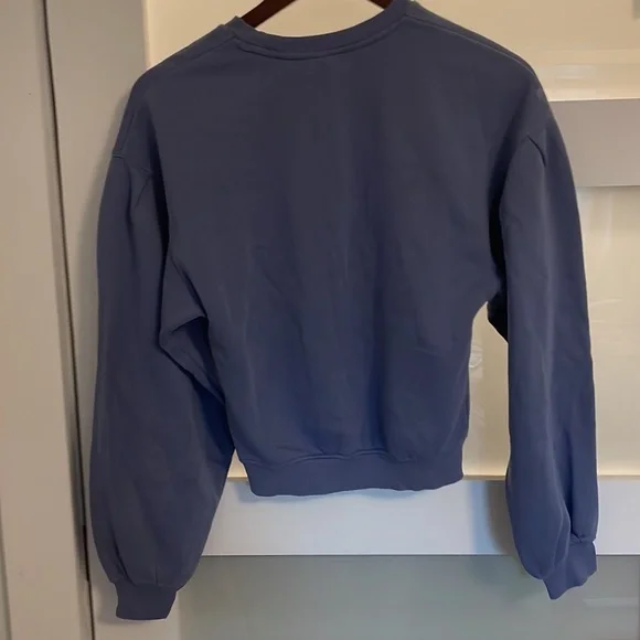 Indigo/Purple H&M sweatshirt with puff sleeves. - Picture 4 of 4